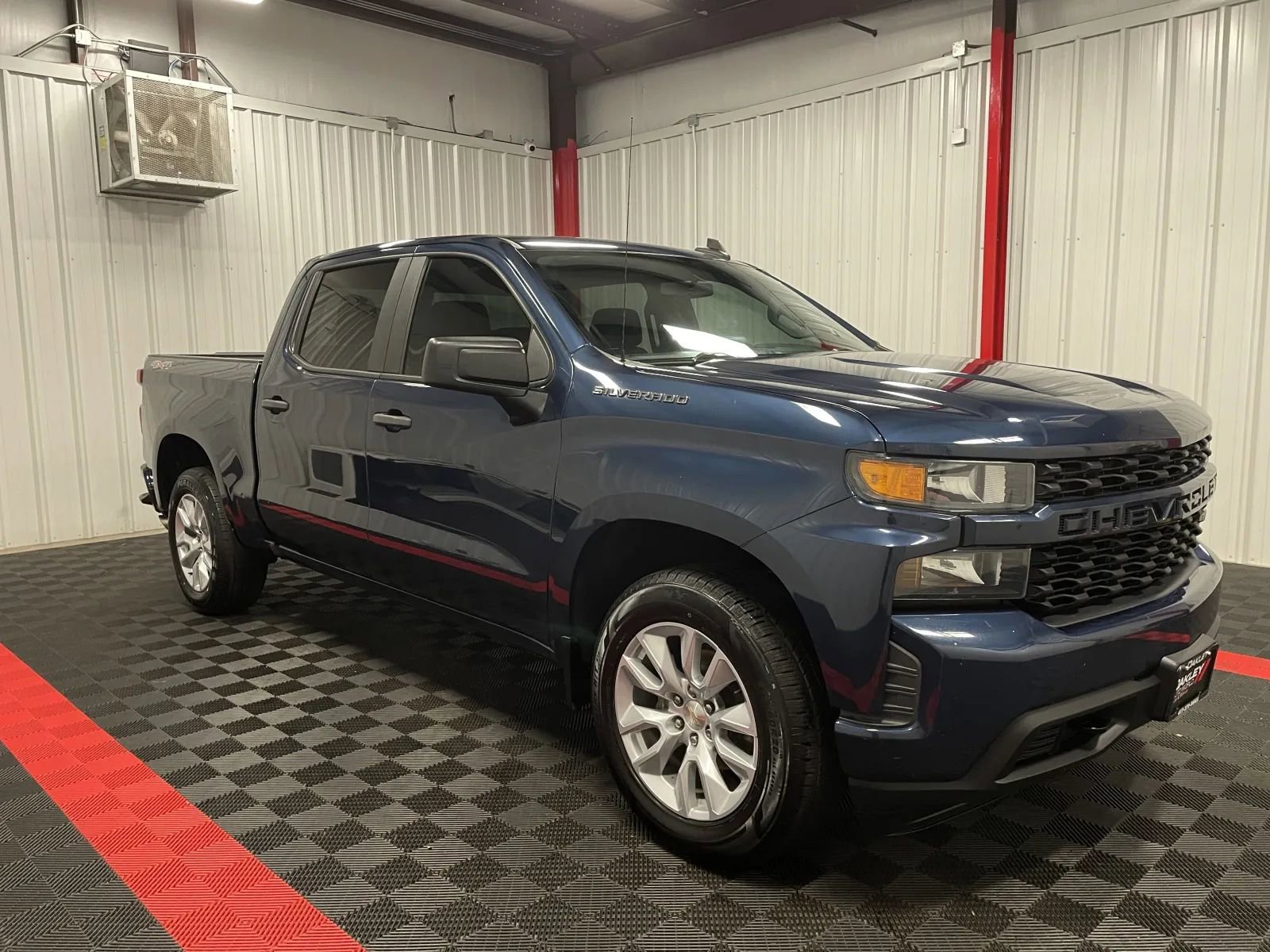 Used 2020 Chevrolet Silverado 1500 Custom w/ Custom Value Package image 5