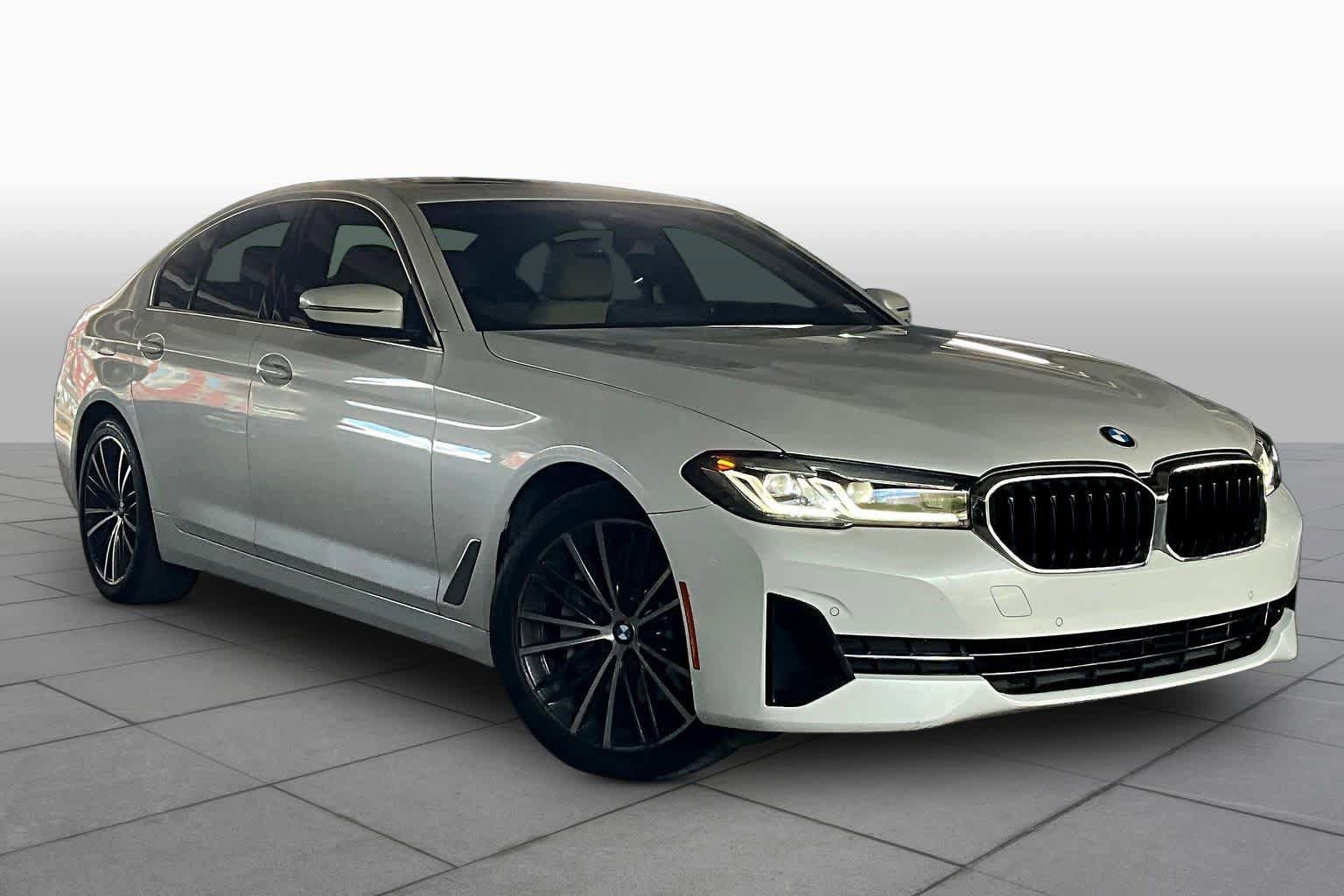 Used 2023 BMW 530i w/ Convenience Package RWD image 2