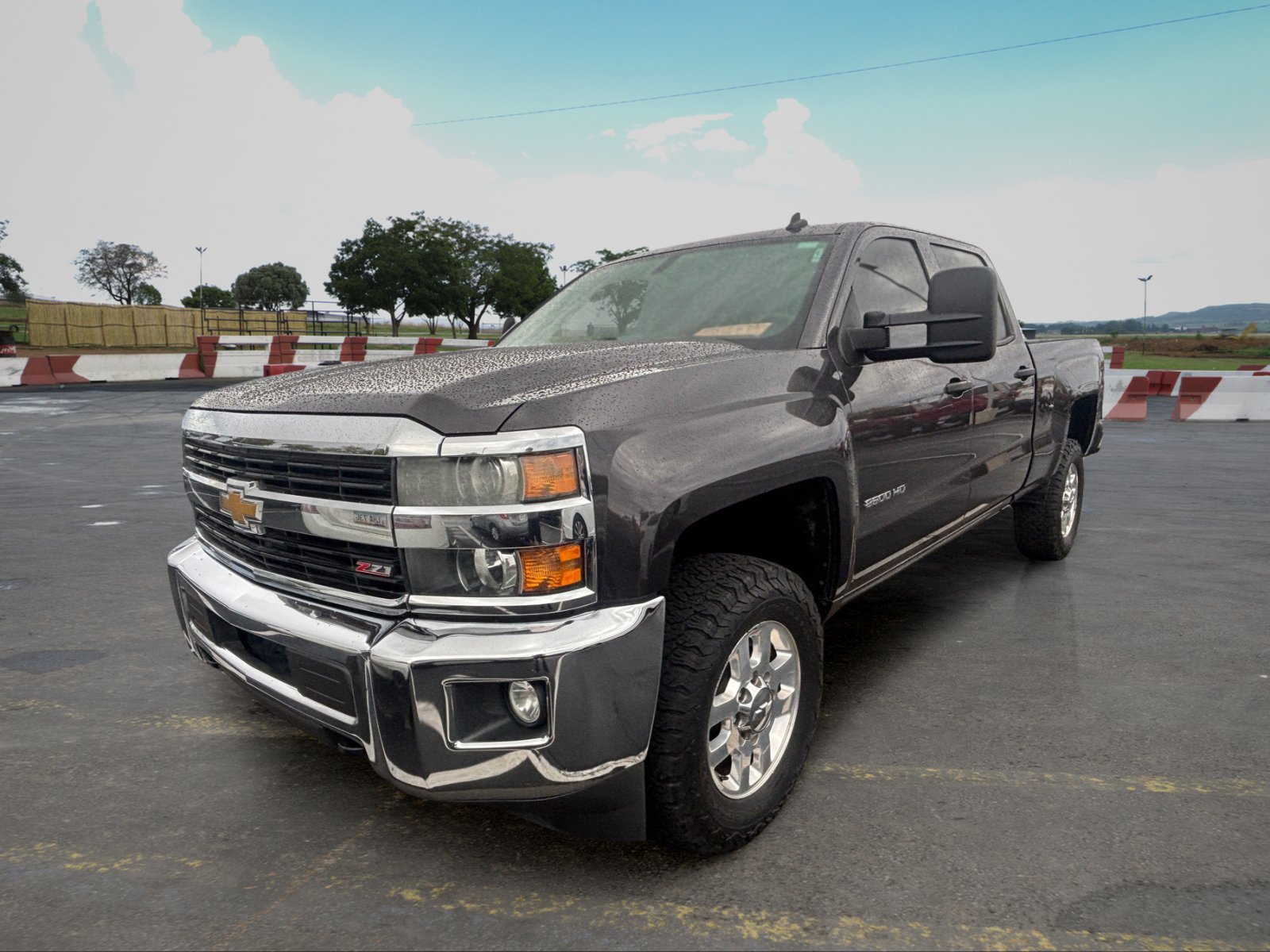 Used 2015 Chevrolet Silverado 2500 LT w/ LT Convenience Package AWD/4WD image 5