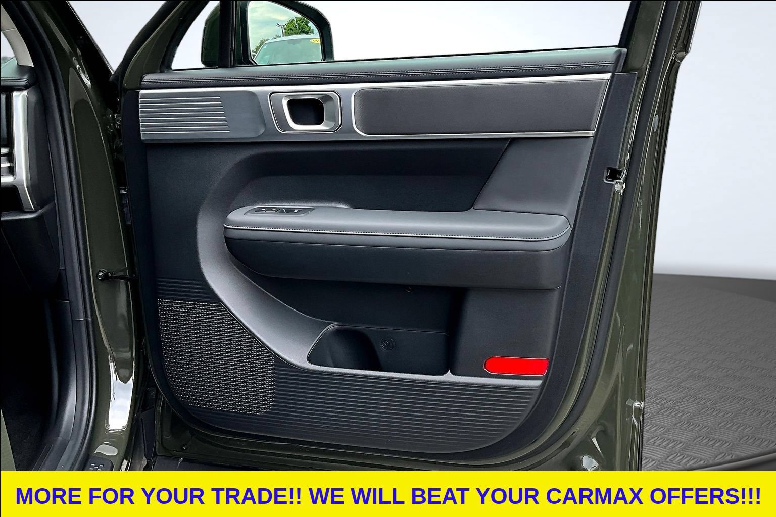 Used 2025 Hyundai Santa Fe SEL FWD image 28