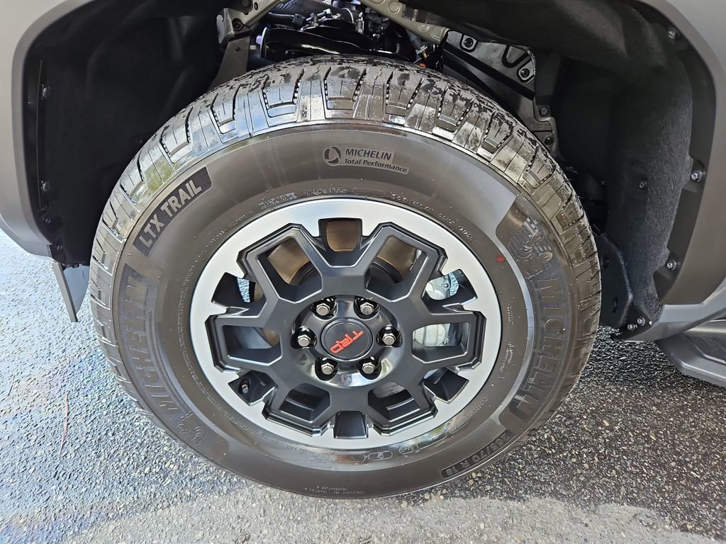 Used 2025 Toyota 4Runner TRD Off-Road Premium image 39