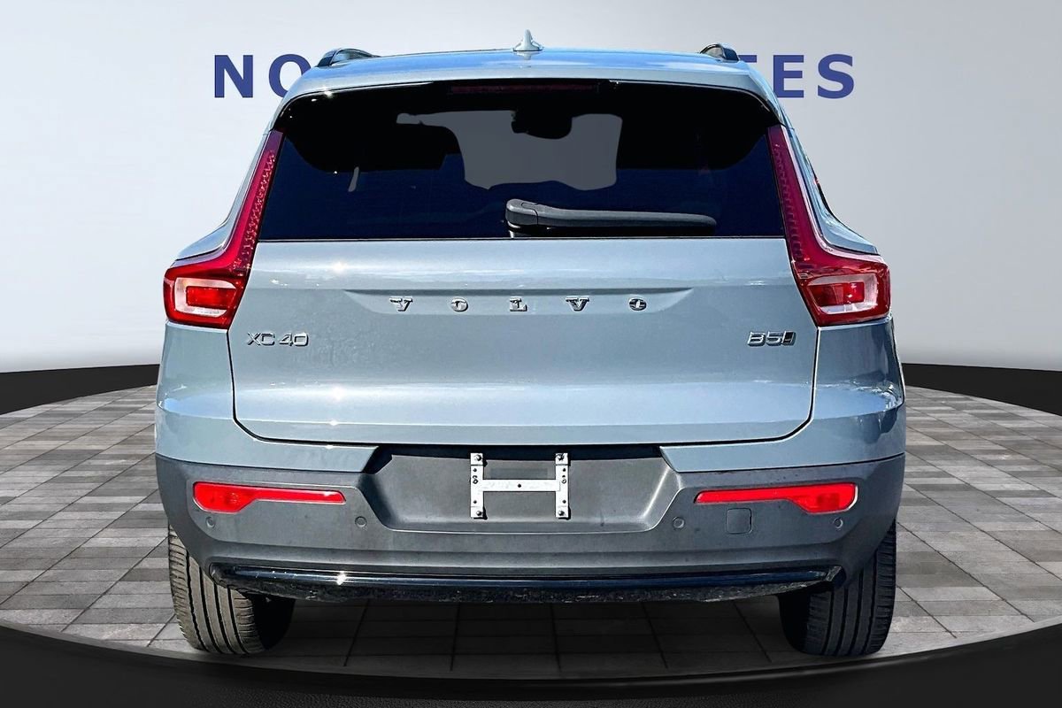 Used 2023 Volvo XC40 B5 Plus w/ Driver Assist Package image 5