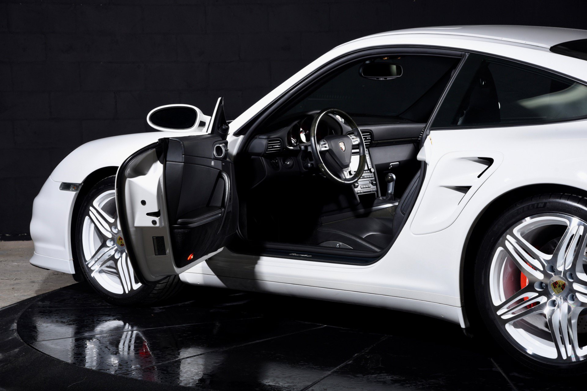 Used 2009 Porsche 911 Turbo AWD/4WD image 17