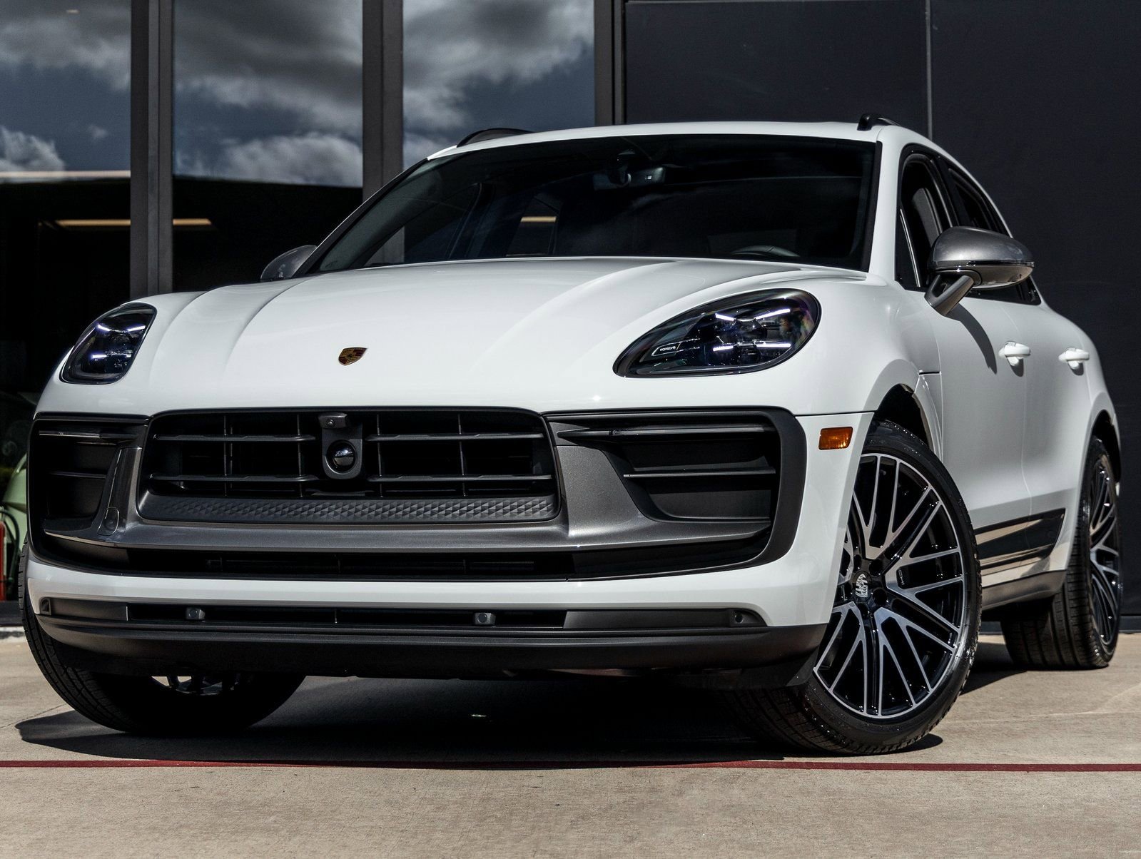 New 2026 Porsche Macan Turbo image 1