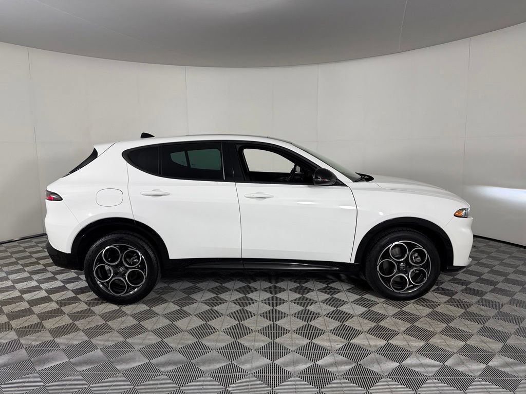 Used 2025 Alfa Romeo Tonale AWD/4WD image 7