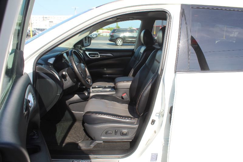 Used 2019 Nissan Pathfinder SL image 11