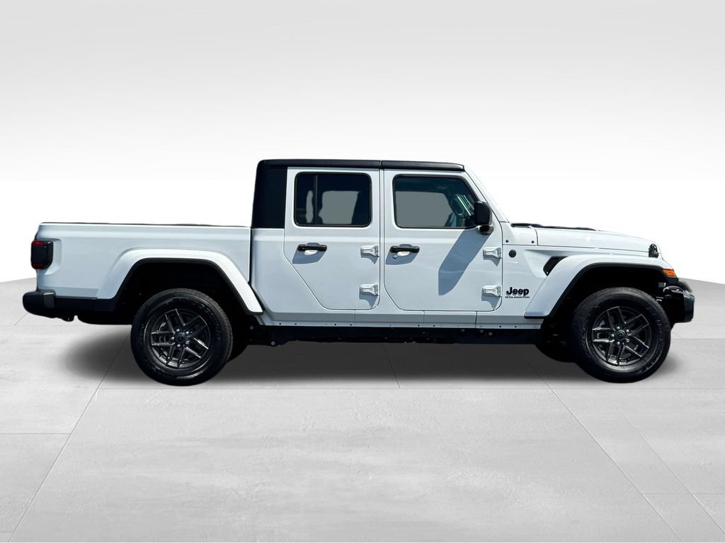 New 2026 Jeep Gladiator Sport AWD/4WD image 8