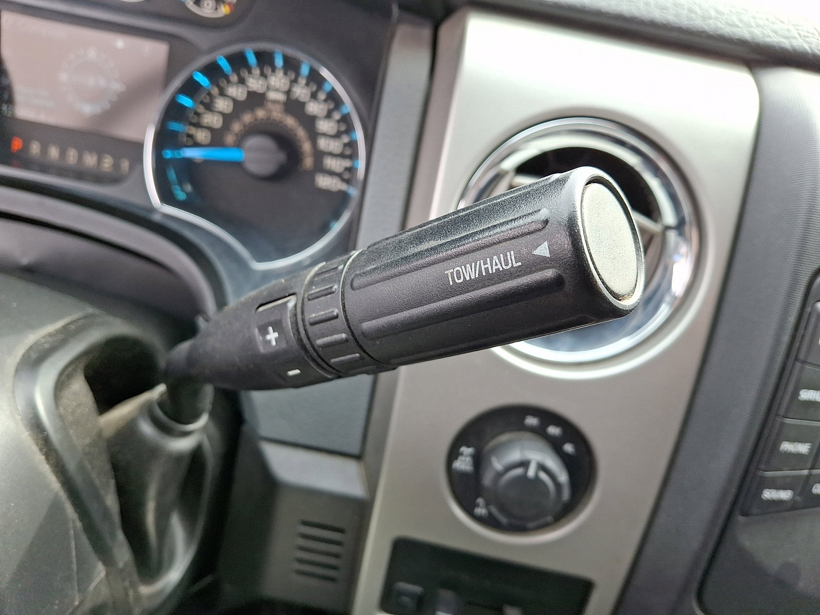 Used 2014 Ford F150 XLT w/ Equipment Group 302A Luxury image 22