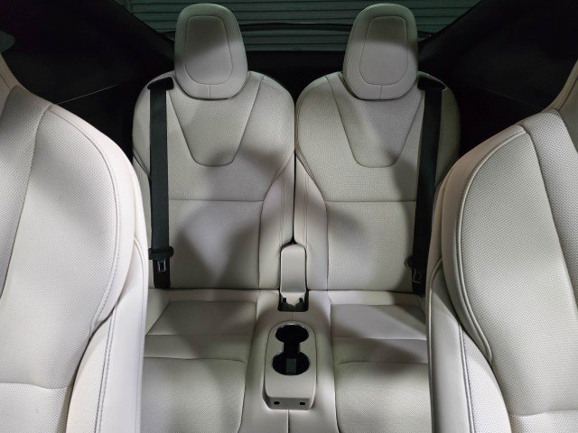 Used 2023 Tesla Model X Plaid image 21
