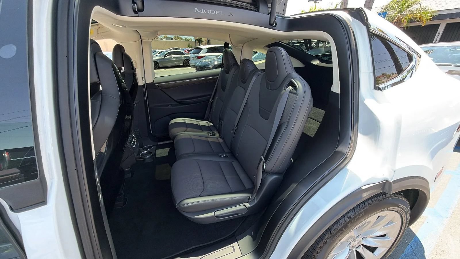 Used 2017 Tesla Model X 75D AWD/4WD image 16