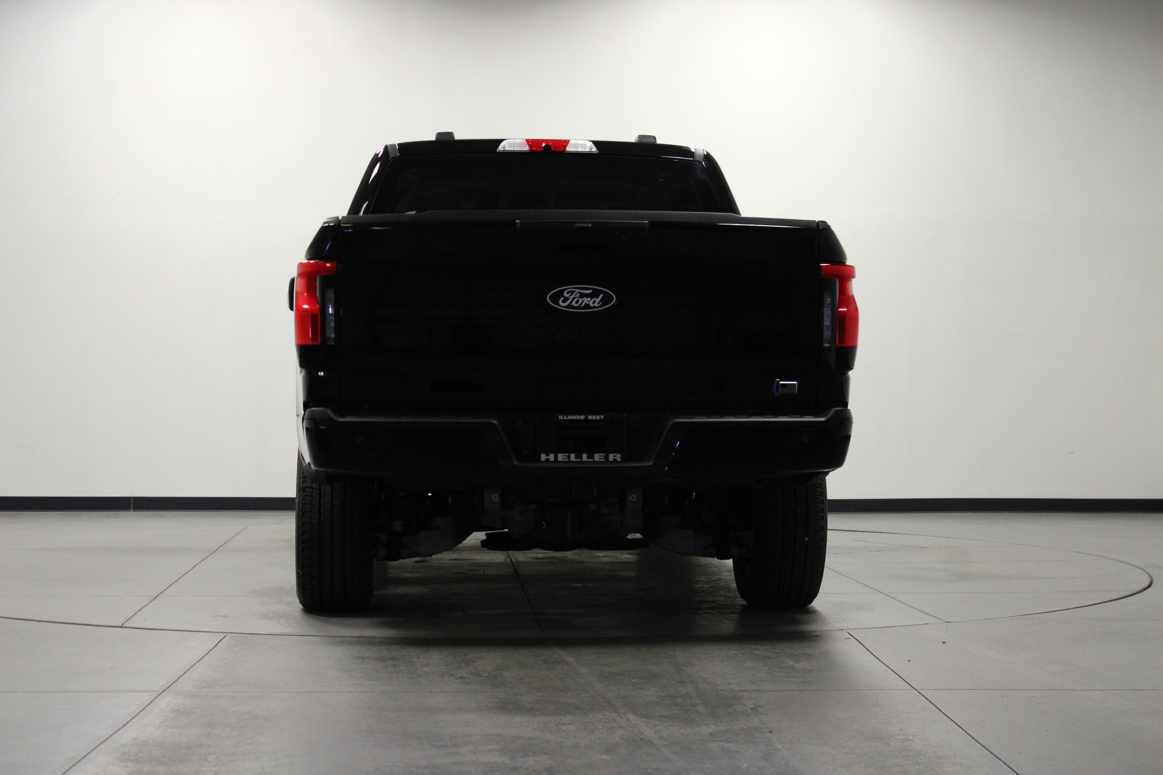 Used 2025 Ford F150 Lightning XLT AWD/4WD image 5