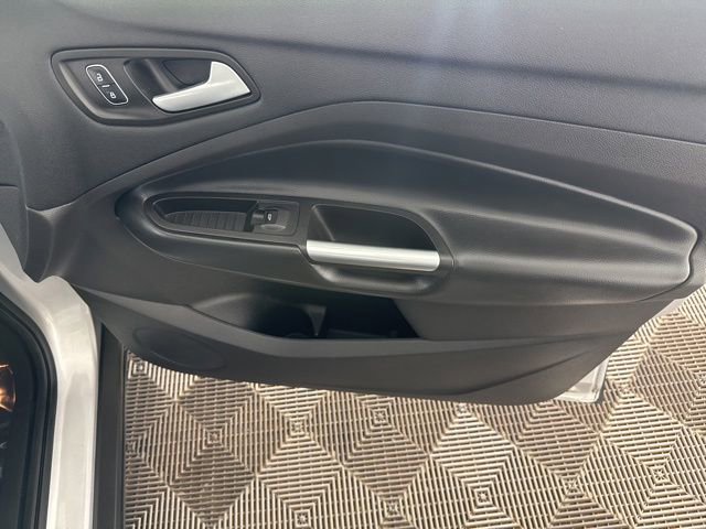Used 2018 Ford Escape SE w/ SE Sport Appearance Package FWD image 19