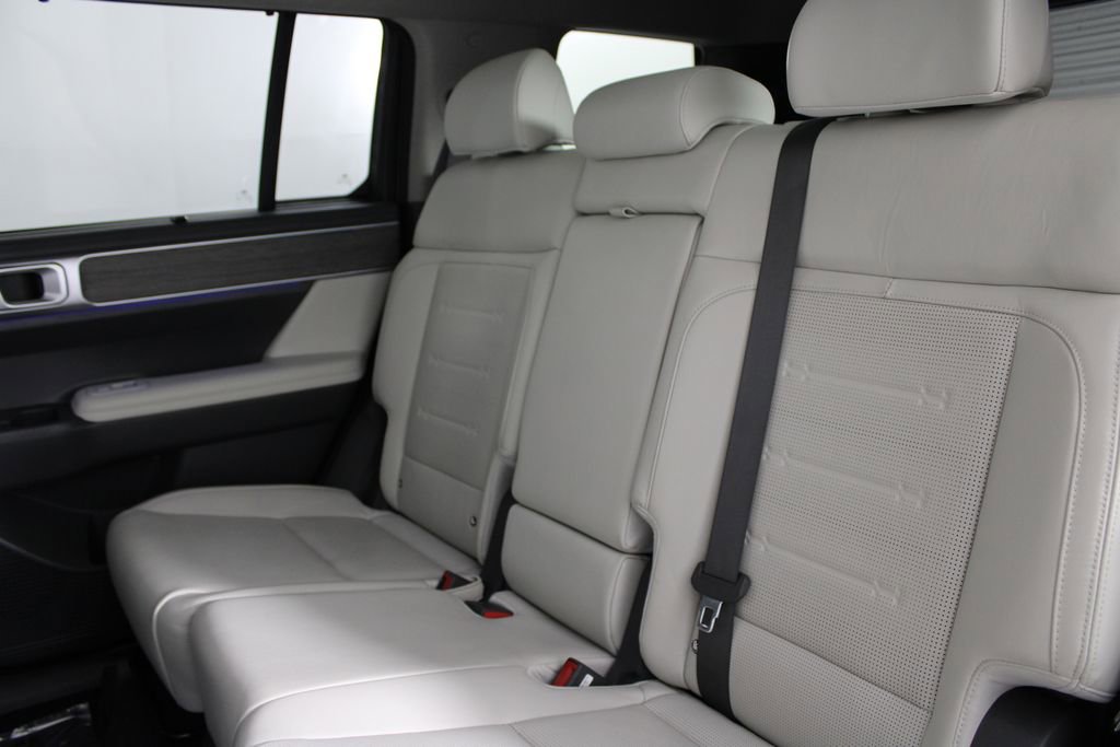 Used 2024 Hyundai Santa Fe Limited FWD image 21