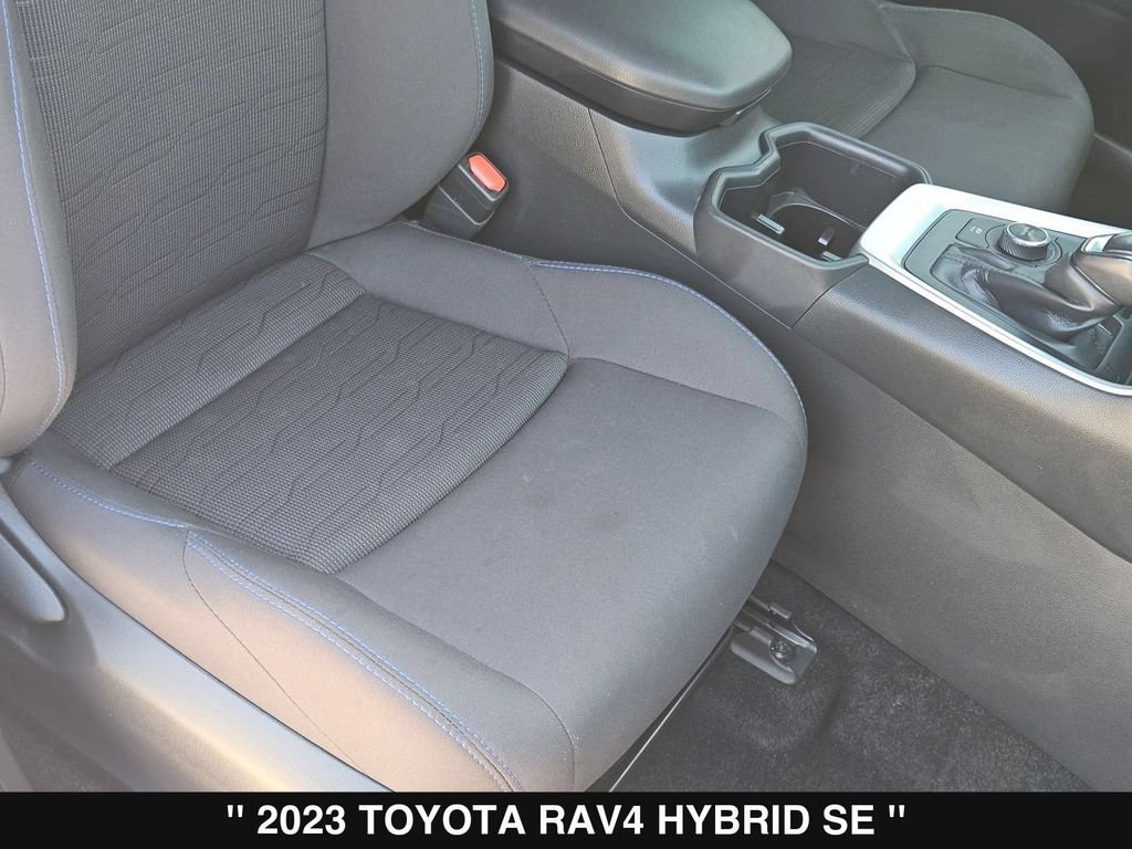 Used 2023 Toyota RAV4 SE AWD/4WD image 32