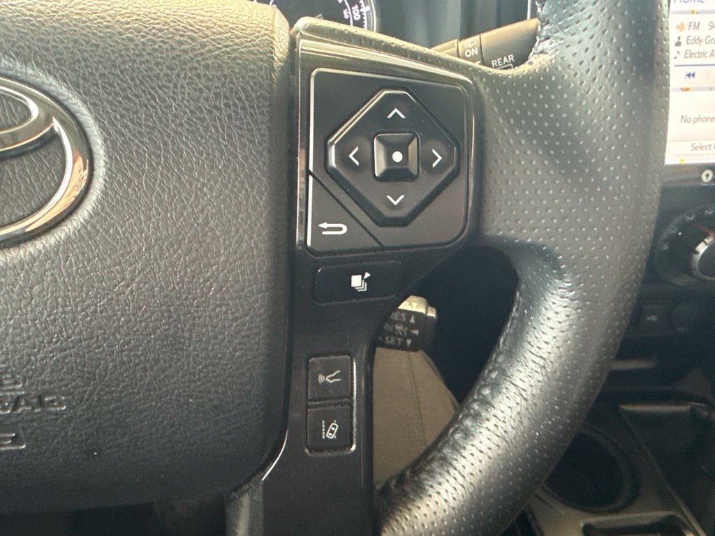 Used 2021 Toyota 4Runner Venture w/ Moonroof Package AWD/4WD image 18