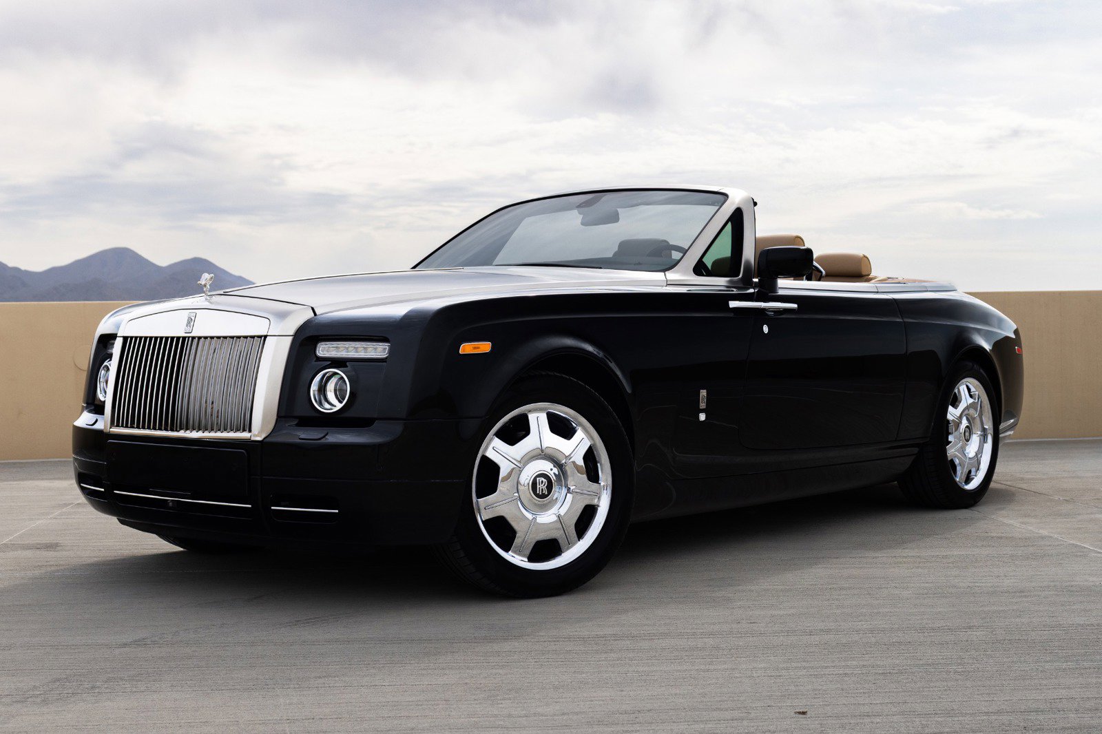 Used 2009 Rolls-Royce Phantom Drophead Coupe image 1