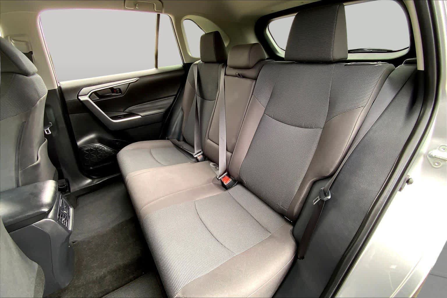 Certified 2025 Toyota RAV4 LE FWD image 20
