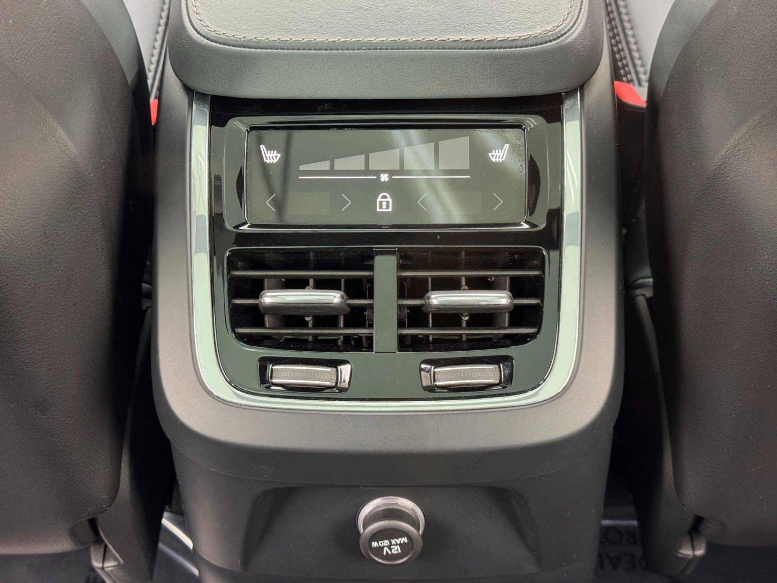 Used 2020 Volvo XC90 T8 Inscription w/ Protection Package image 38