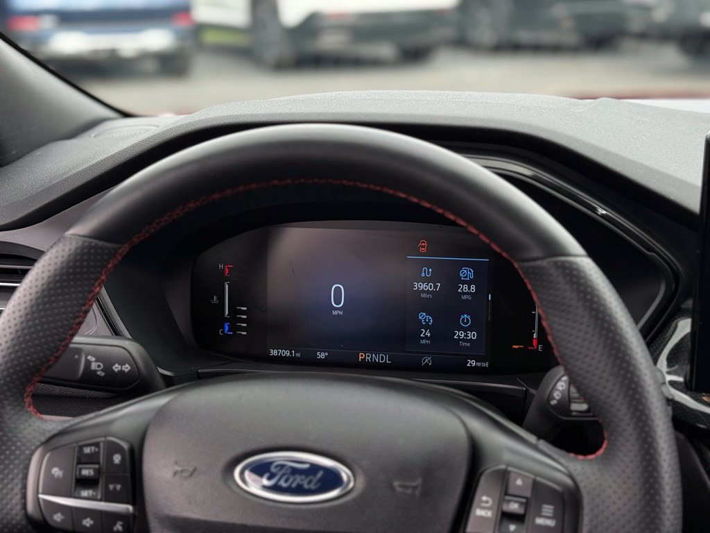 Used 2023 Ford Escape ST-Line w/ Tech Pack #1 AWD/4WD image 6