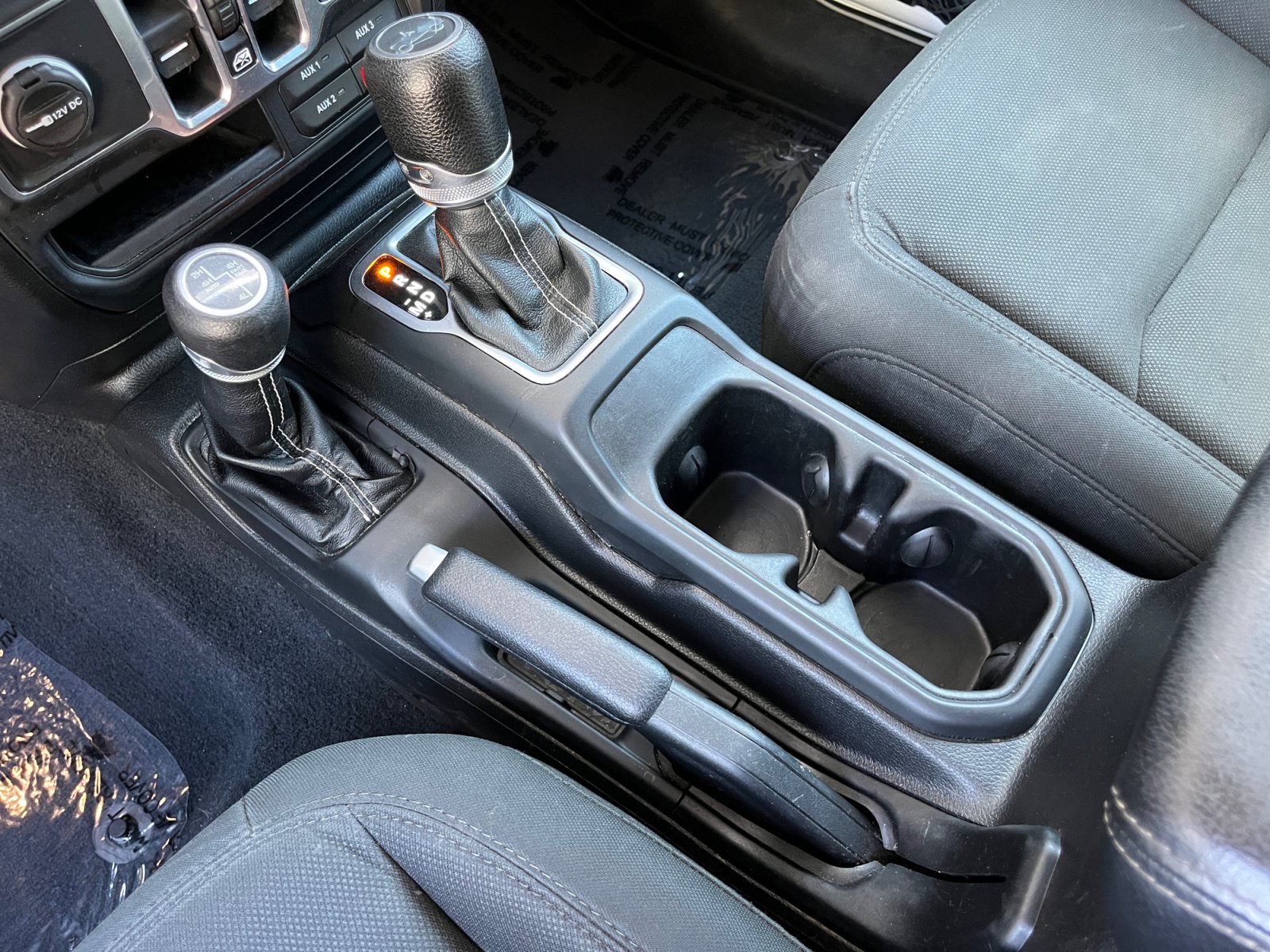 Used 2018 Jeep Wrangler Unlimited Sahara AWD/4WD image 24