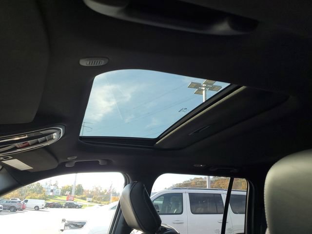 New 2025 Jeep Grand Cherokee Altitude image 15