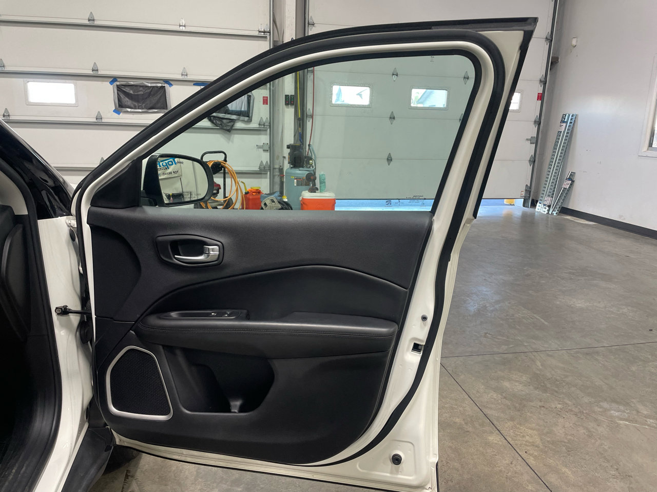 Used 2021 Jeep Compass Altitude image 29