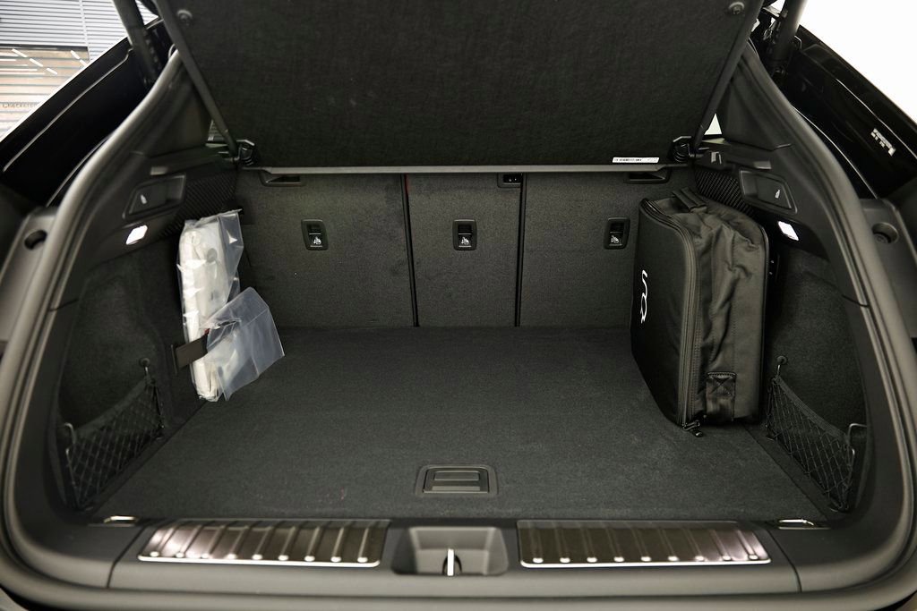 New 2026 Porsche Macan Electric image 32