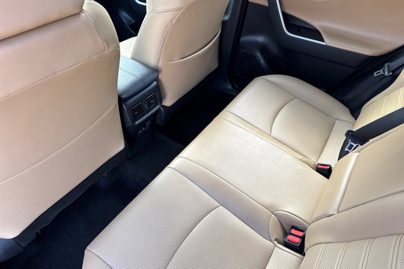 Certified 2025 Toyota RAV4 Limited FWD image 14