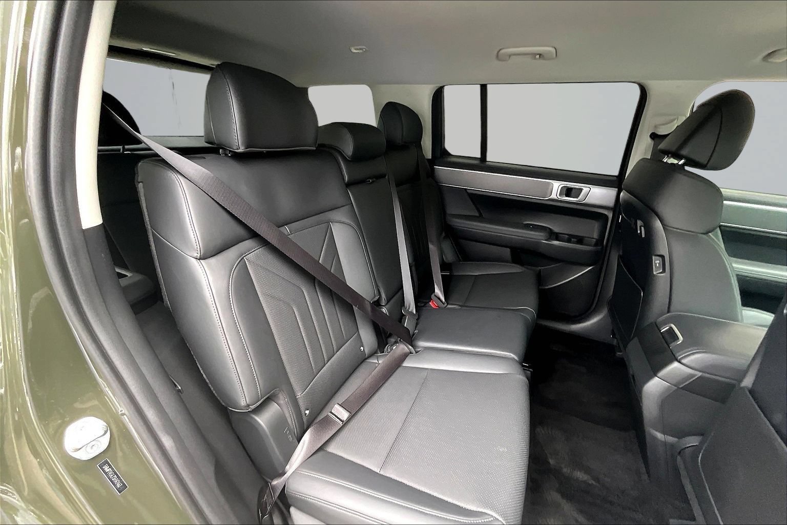 Used 2025 Hyundai Santa Fe SEL FWD image 25