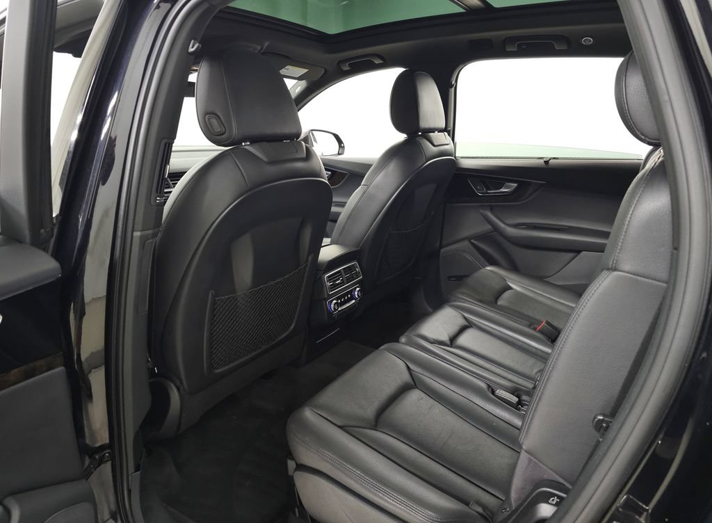 Used 2017 Audi Q7 3.0T Prestige w/ Prestige Package AWD/4WD image 33