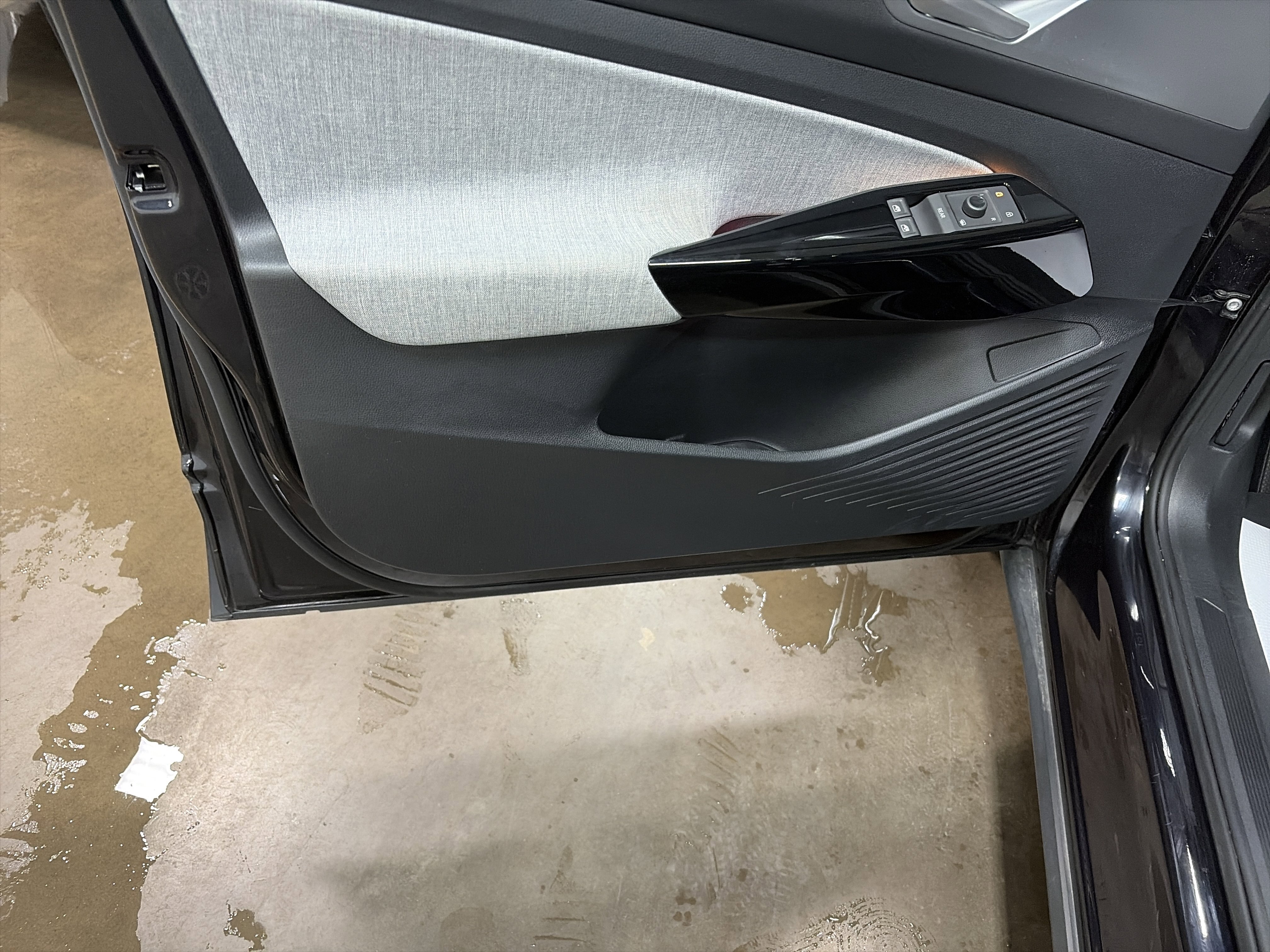 Certified 2024 Volkswagen ID.4 2WD image 11