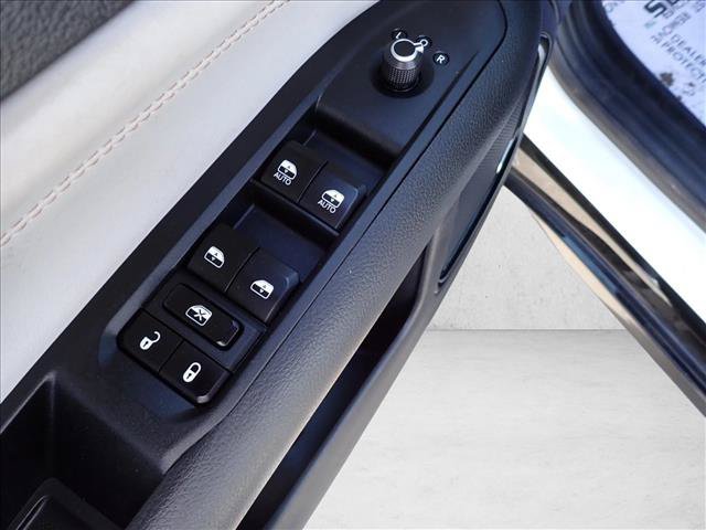 Used 2023 Jeep Compass Limited w/ Elite Group AWD/4WD image 14