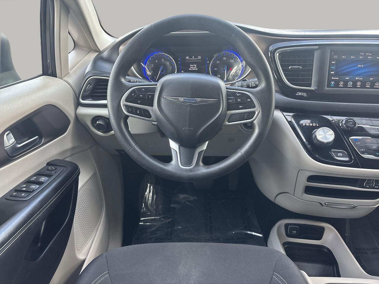 Used 2021 Chrysler Voyager LX image 13