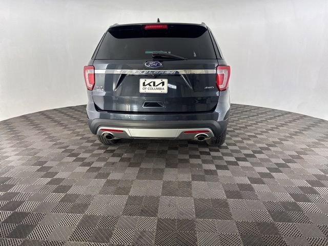 Used 2017 Ford Explorer XLT w/ Equipment Group 202A image 9