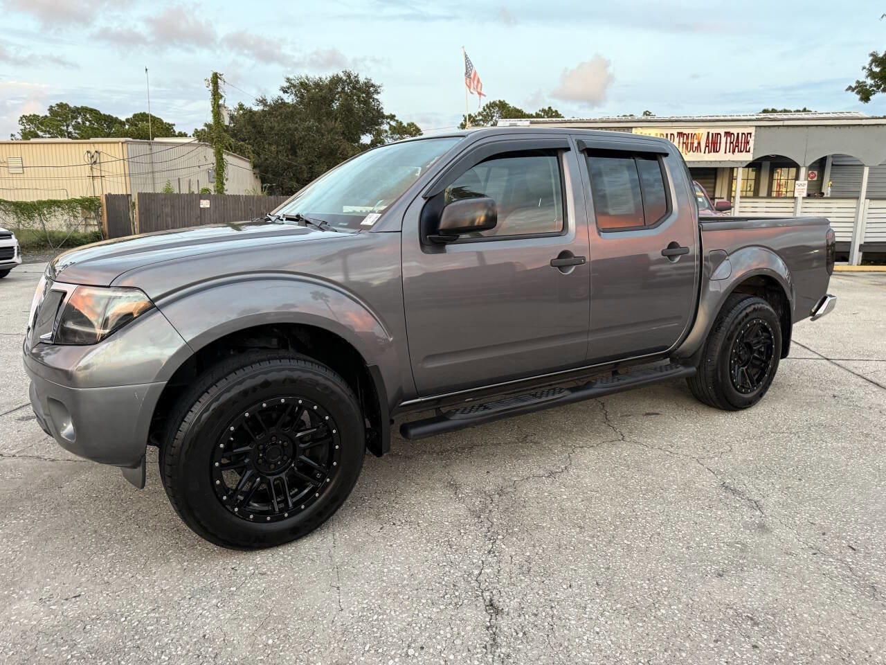 Used 2019 Nissan Frontier SV image 17