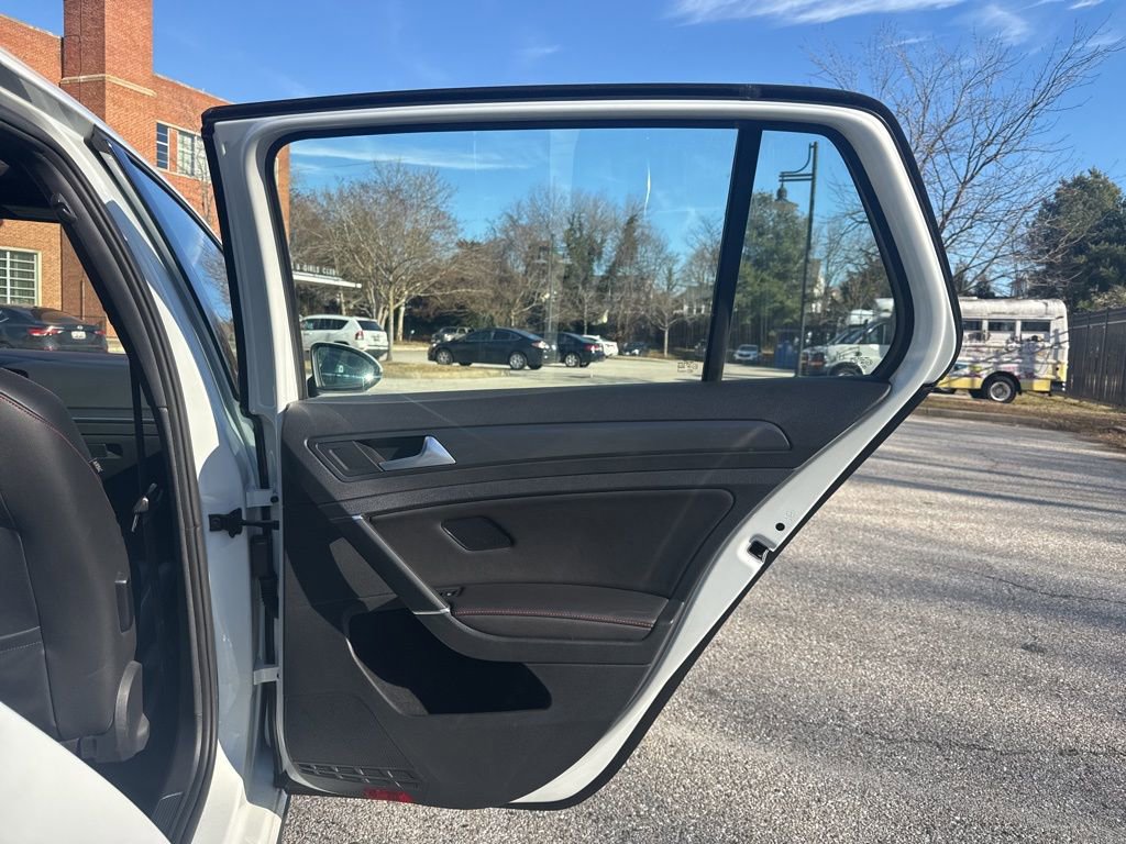 Used 2019 Volkswagen GTI SE image 29