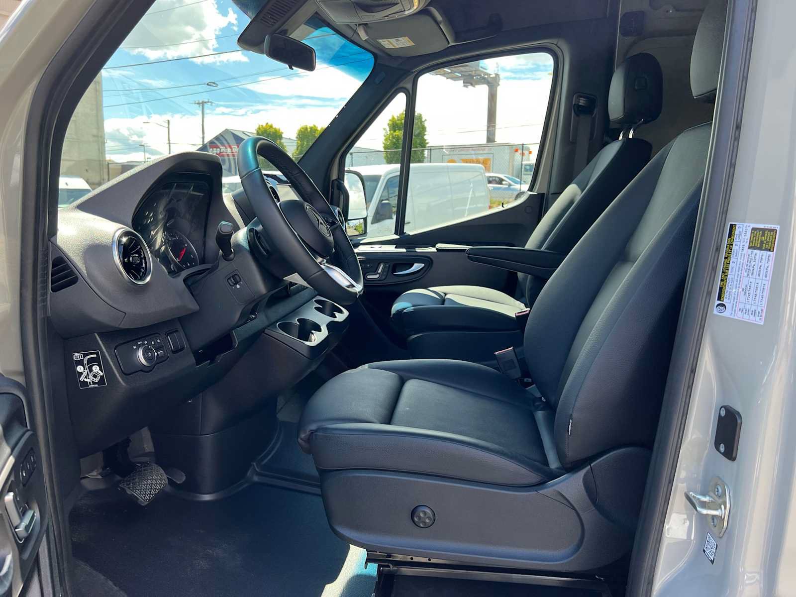 Used 2026 Mercedes-Benz Sprinter 2500 image 22