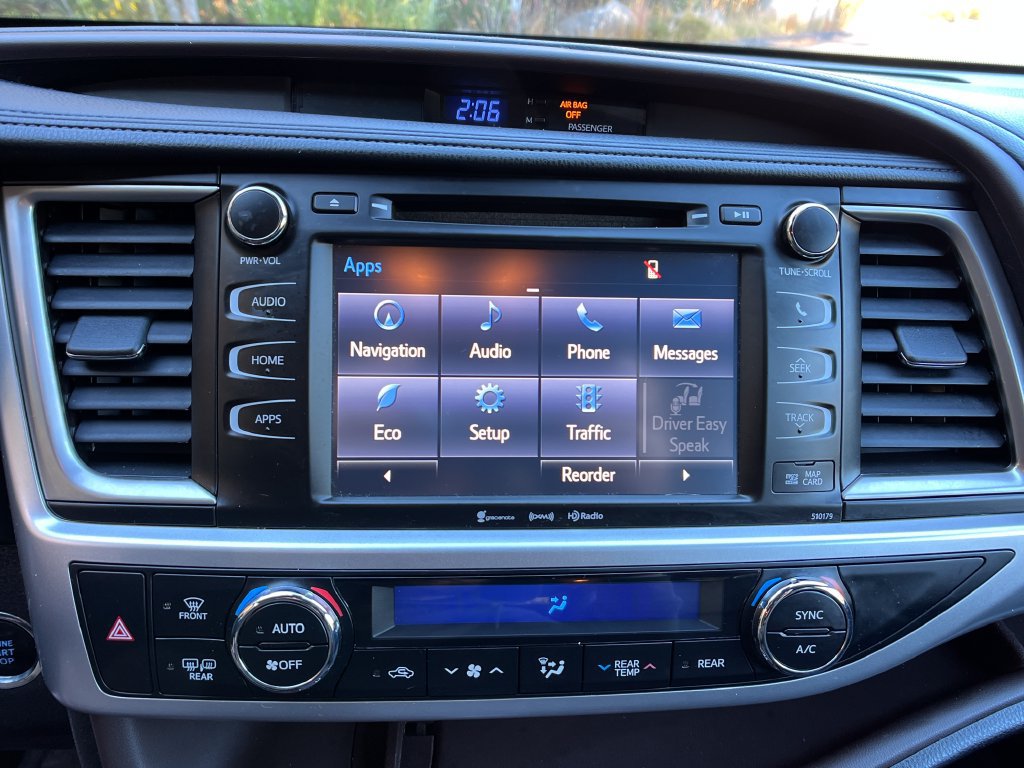 Used 2017 Toyota Highlander XLE w/ Carpet Mat Package AWD/4WD image 17
