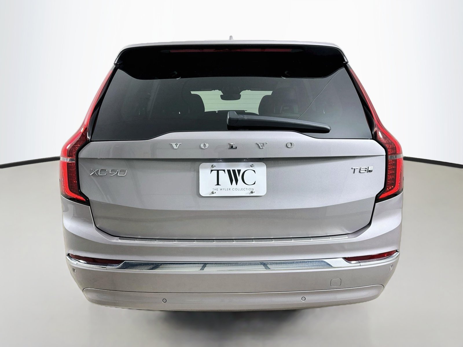 New 2026 Volvo XC90 T8 Plus w/ Protection Package Premier AWD/4WD image 6