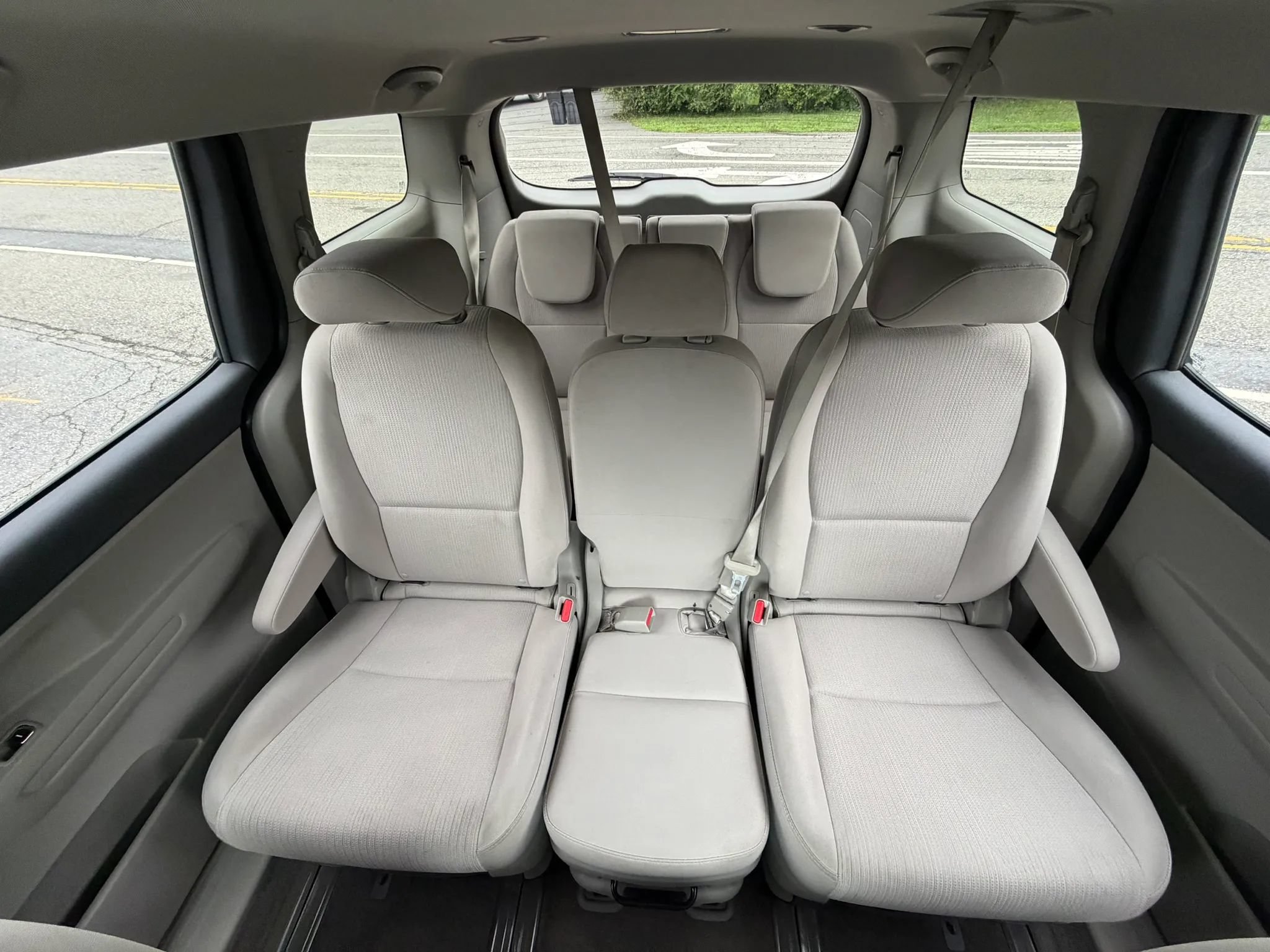 Used 2019 Kia Sedona LX FWD image 17