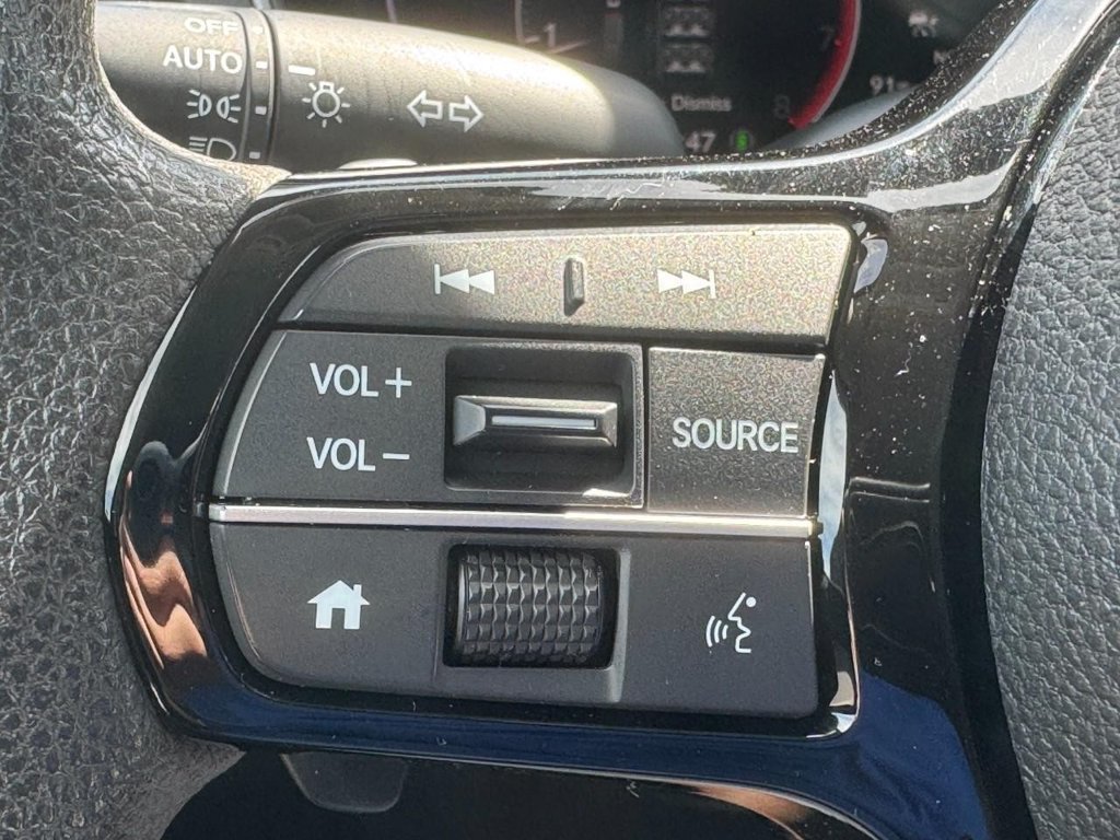 Used 2023 Honda Pilot LX image 26
