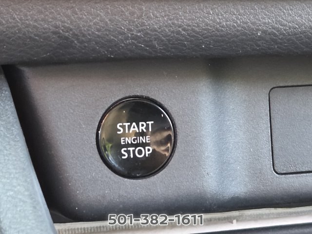 Used 2025 Nissan Rogue S AWD/4WD image 30