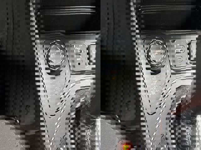 Used 2021 Jeep Cherokee Latitude w/ Mopar Interior Package image 17