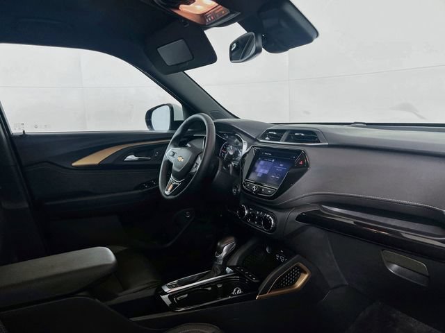 Used 2022 Chevrolet TrailBlazer ACTIV w/ Sun and Liftgate Package FWD image 9