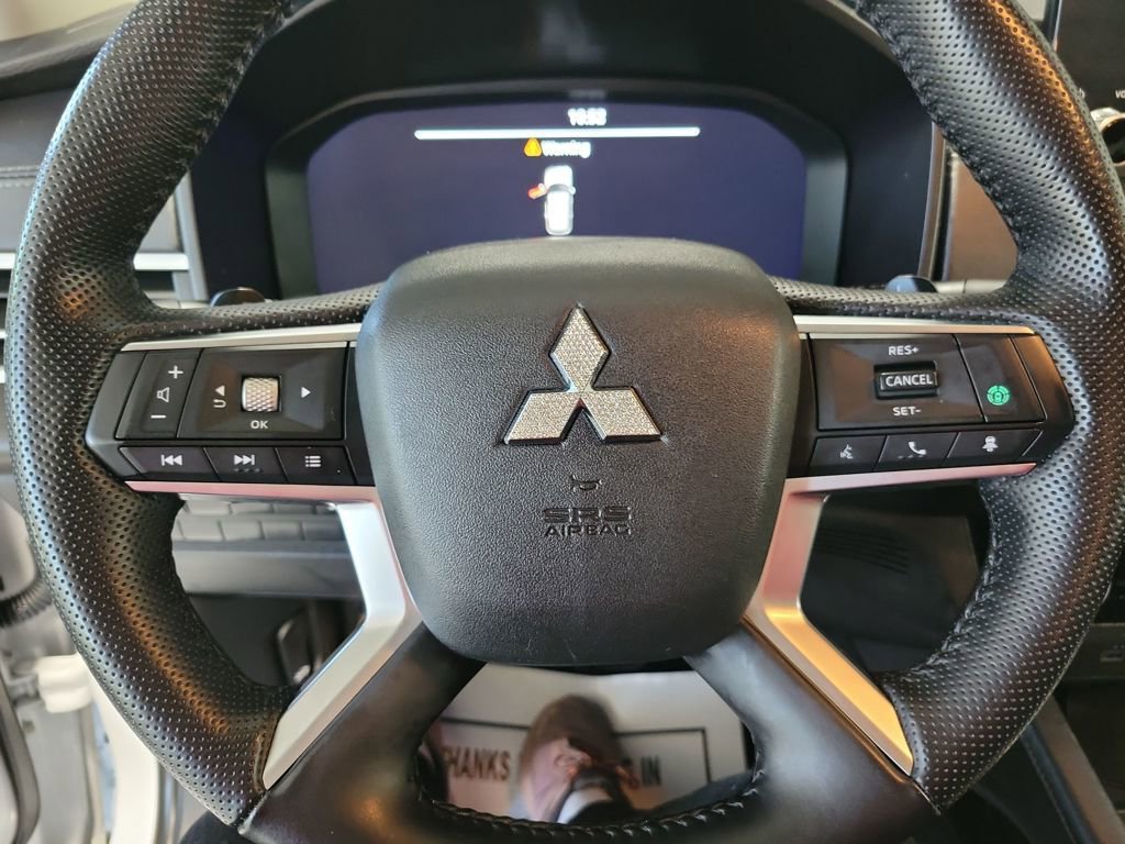 Used 2024 Mitsubishi Outlander SEL image 11