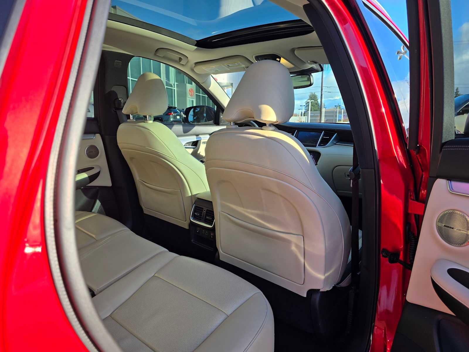 Used 2022 INFINITI QX50 Sensory image 16