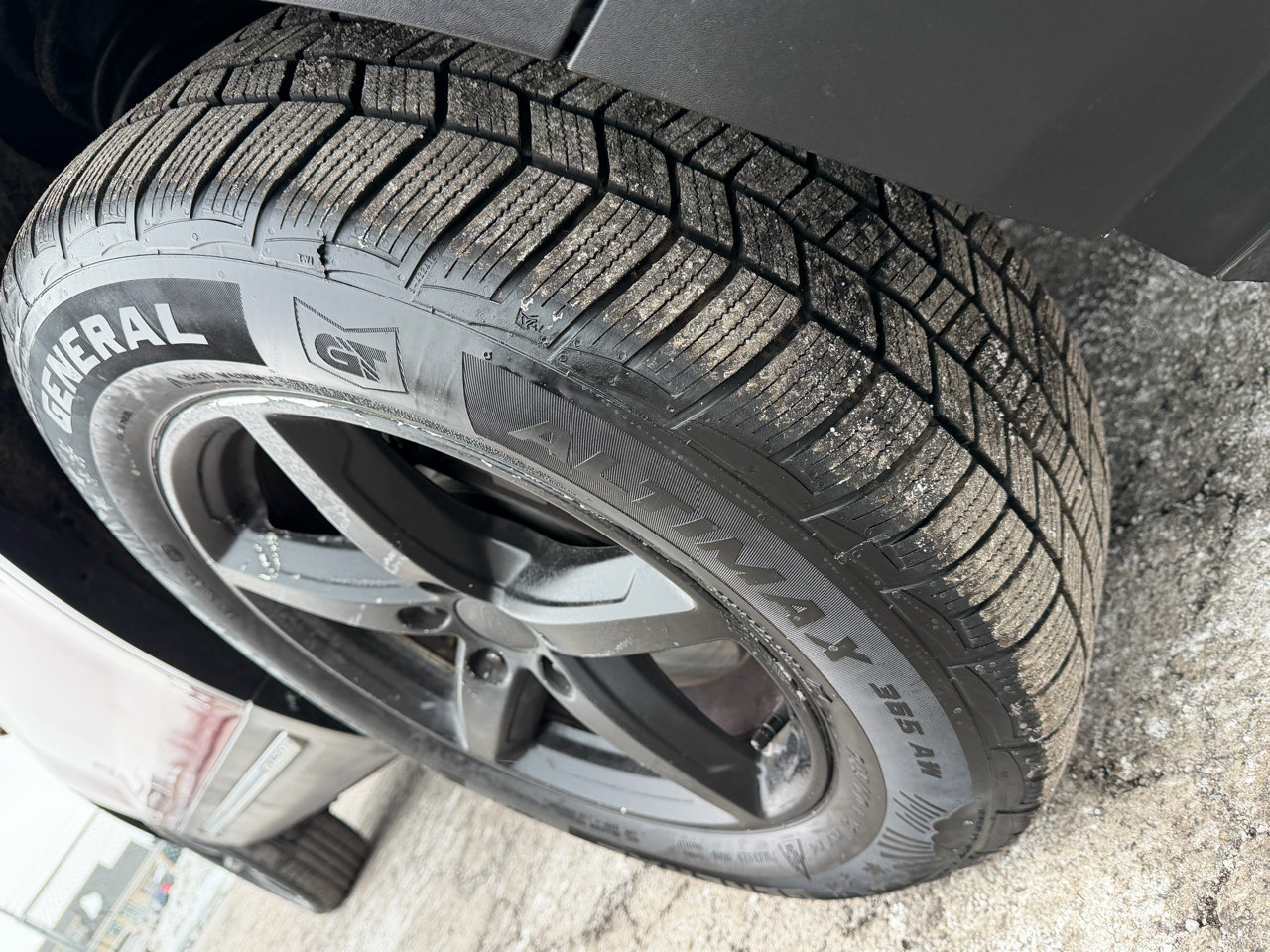 Used 2016 Ford Explorer XLT w/ Equipment Group 202A image 14