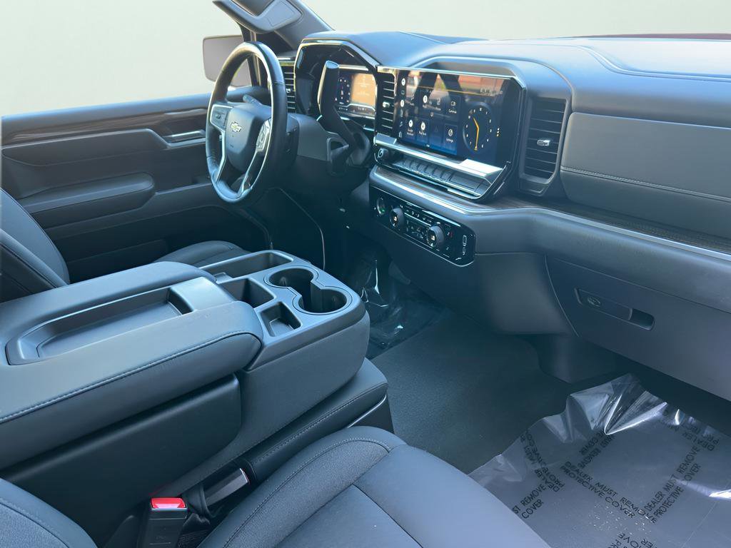 Used 2022 Chevrolet Silverado 1500 LT AWD/4WD image 36