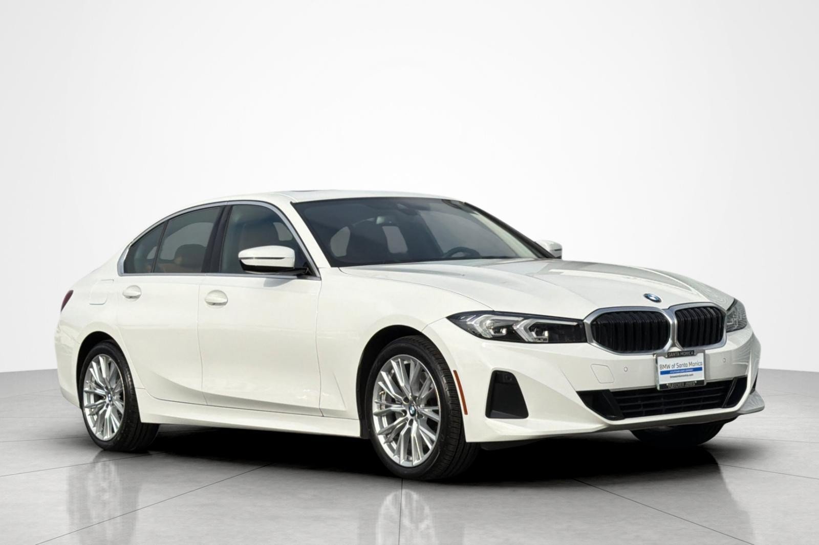 Used 2024 BMW 330i Sedan w/ Convenience Package RWD image 7