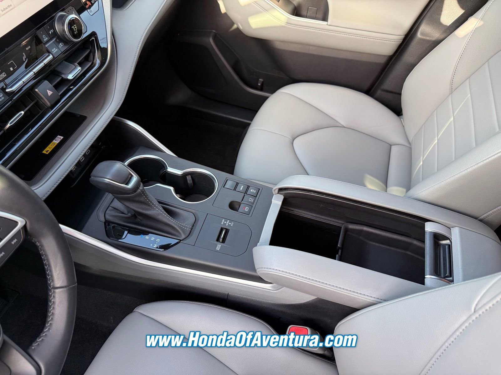 Used 2023 Toyota Highlander XLE FWD image 21